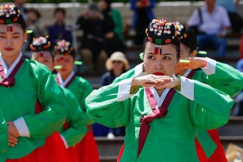 成人仪式打鼓视频教程,掌握鼓点节奏,展现青春风采