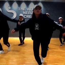 栾川舞蹈室成人舞蹈视频,舞动青春,绽放魅力